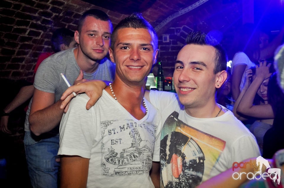 Miercuri e party în Escape Club!, 