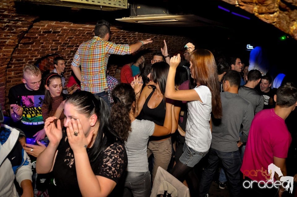 Miercuri e party în Escape Club!, 