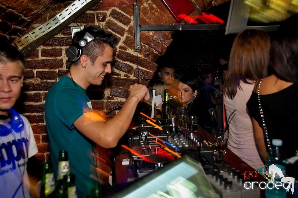 Miercuri e party în Escape Club!, 