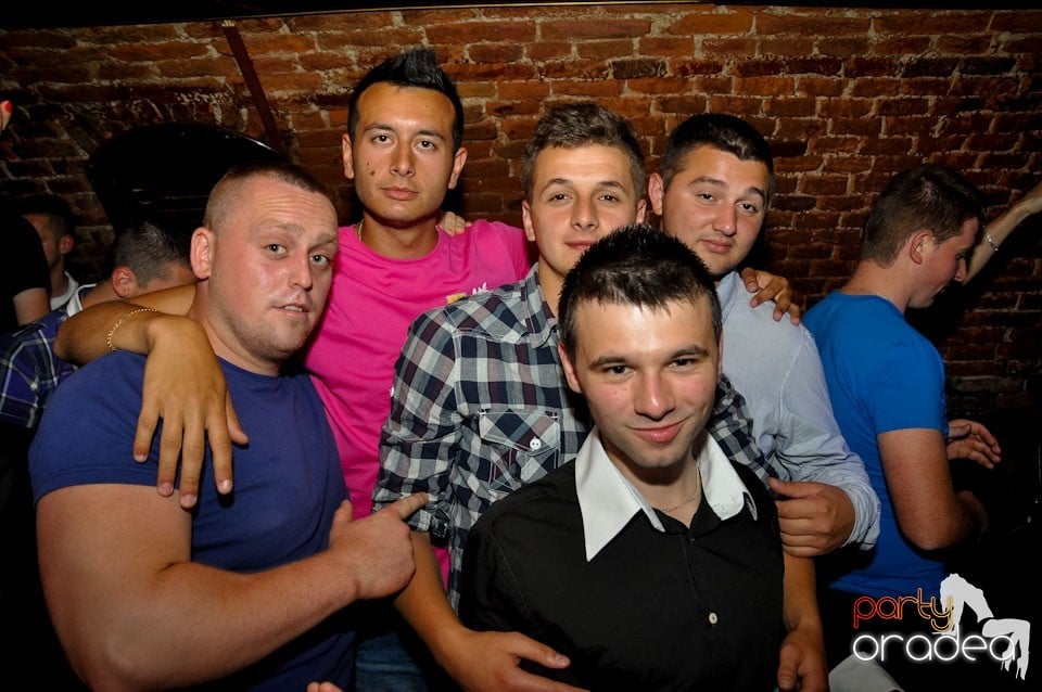 Miercuri e party în Escape Club!, 