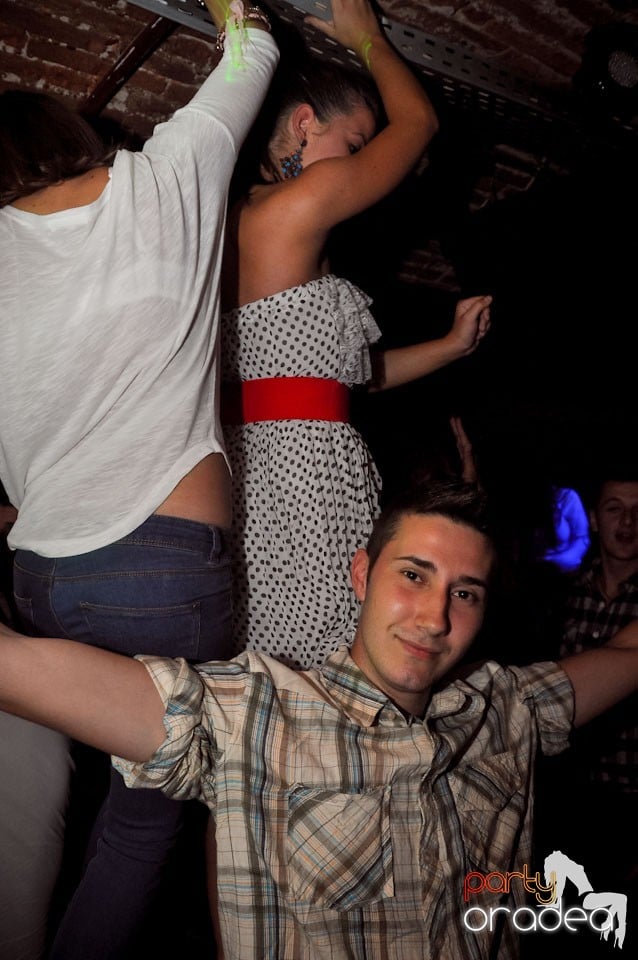 Miercuri e party în Escape Club!, 