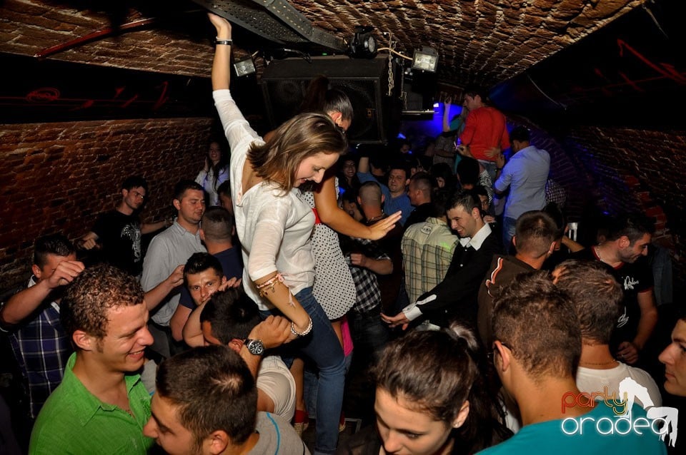 Miercuri e party în Escape Club!, 