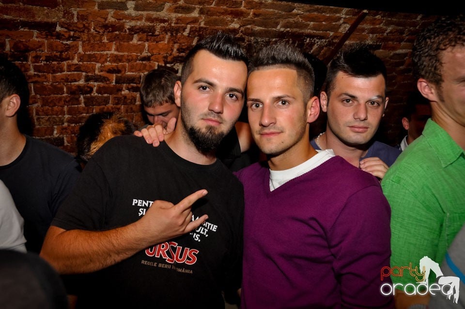 Miercuri e party în Escape Club!, 