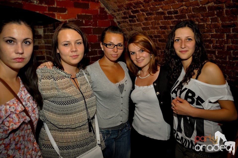 Miercuri e party în Escape Club!, 