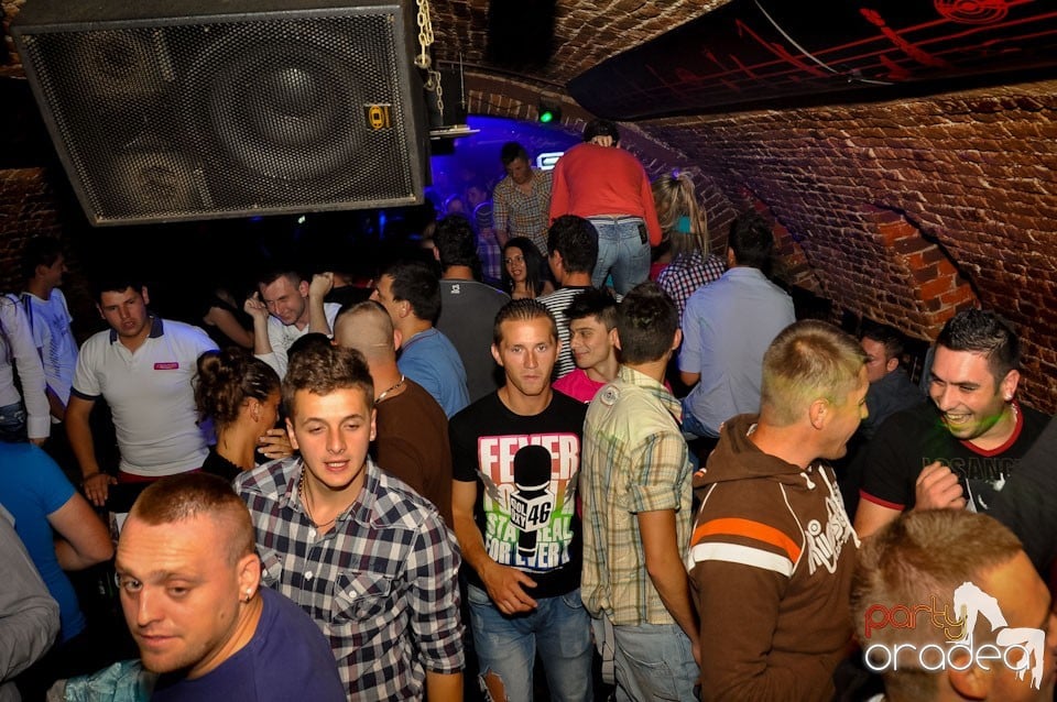 Miercuri e party în Escape Club!, 