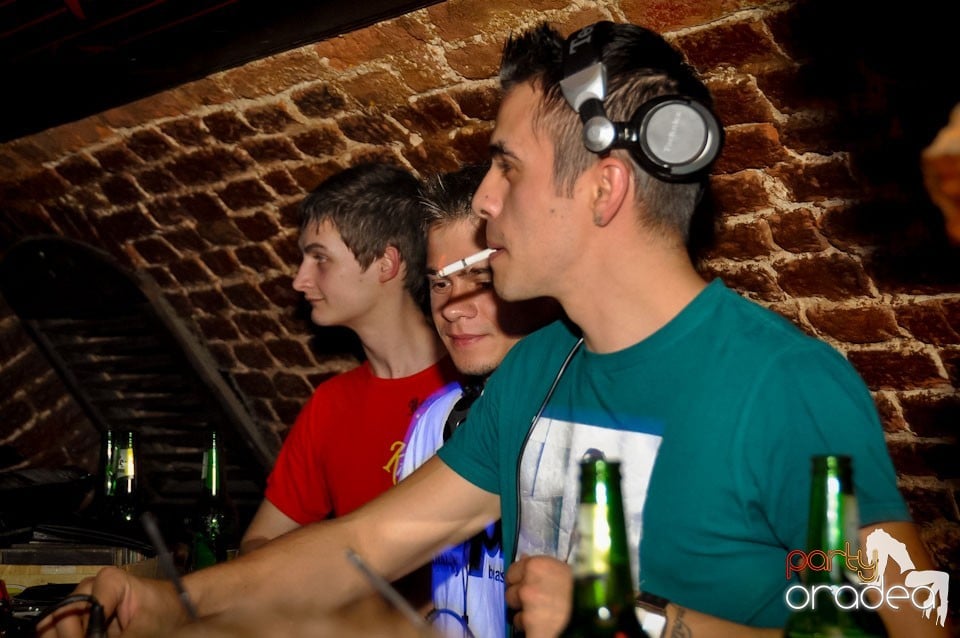 Miercuri e party în Escape Club!, 