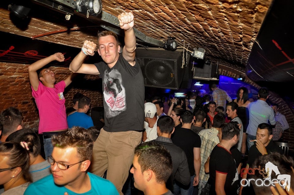 Miercuri e party în Escape Club!, 