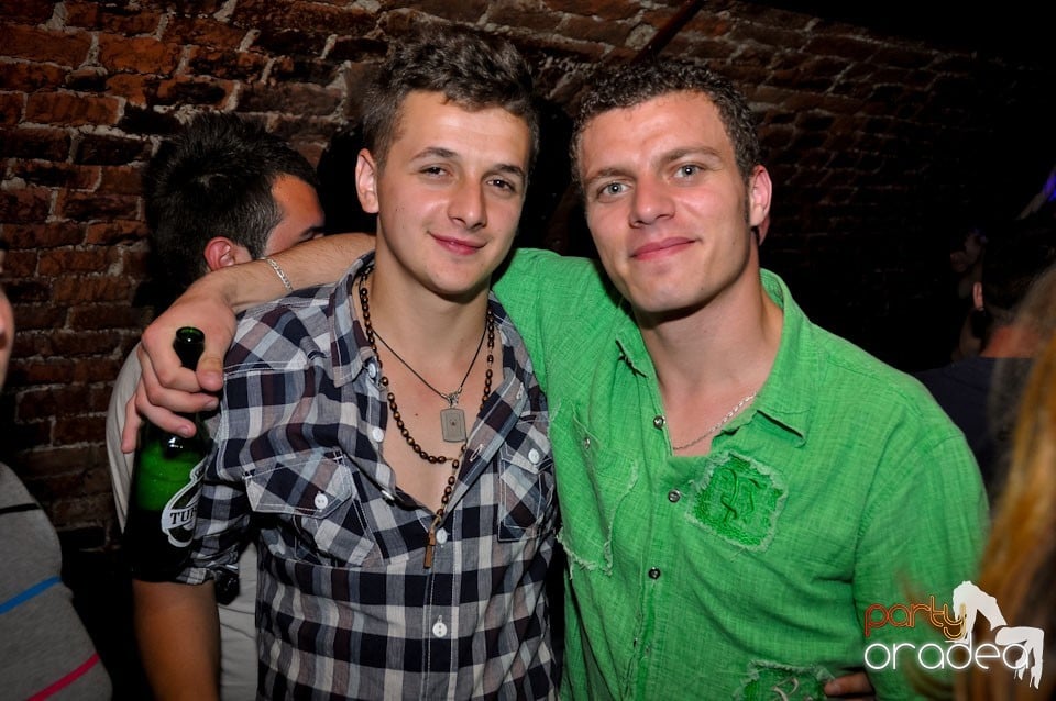 Miercuri e party în Escape Club!, 