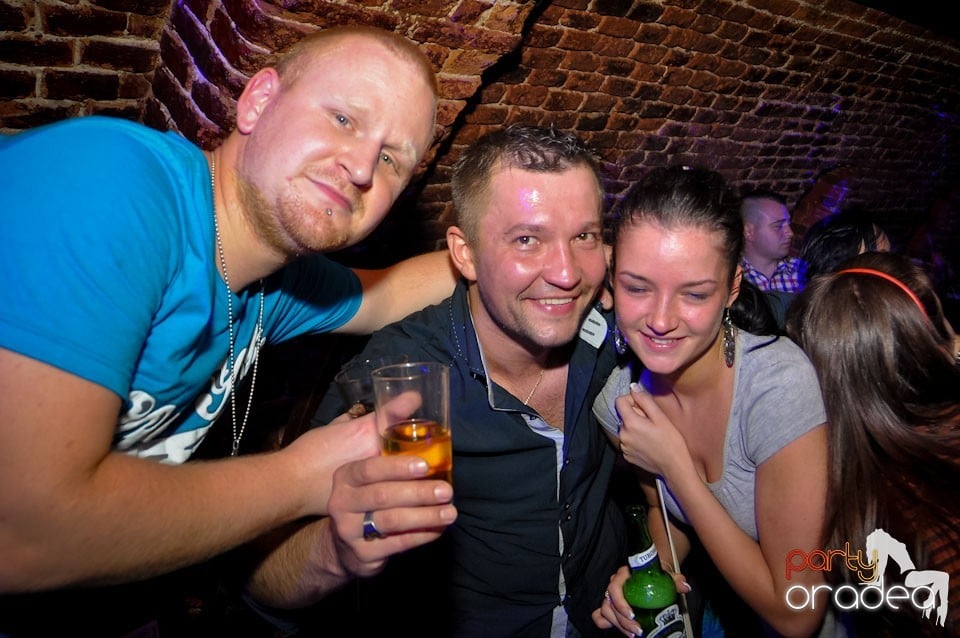 Miercuri e party în Escape Club!, 