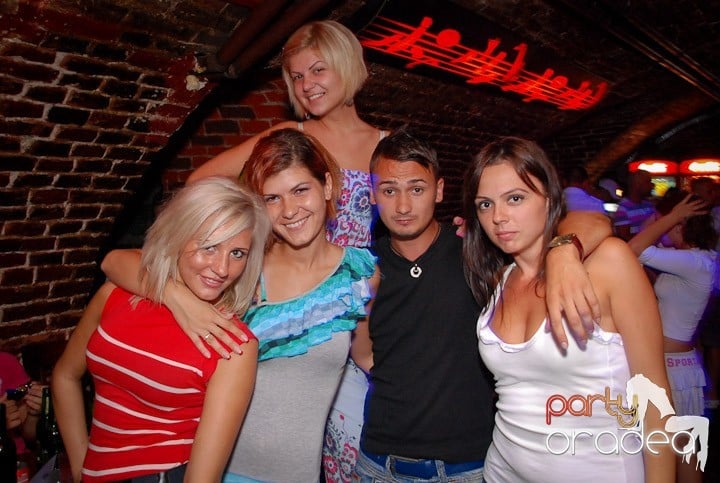 Miercuri e Party în Escape, 