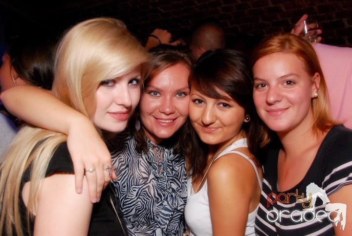 Miercuri e Party în Escape, 