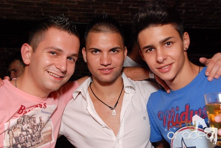 Miercuri e Party în Escape, 