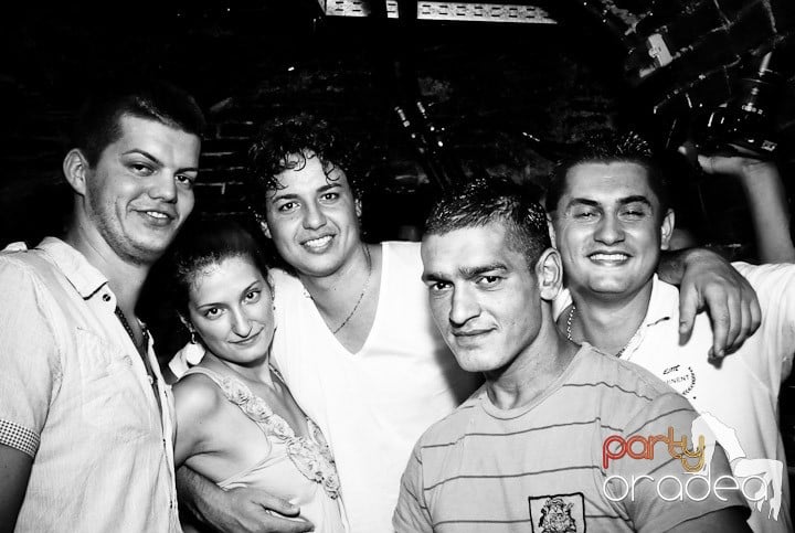 Miercuri e Party în Escape, 