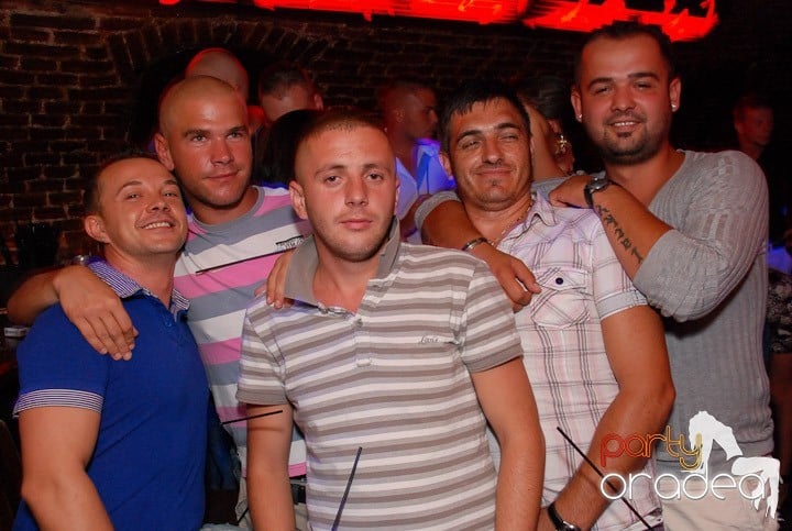 Miercuri e Party în Escape, 