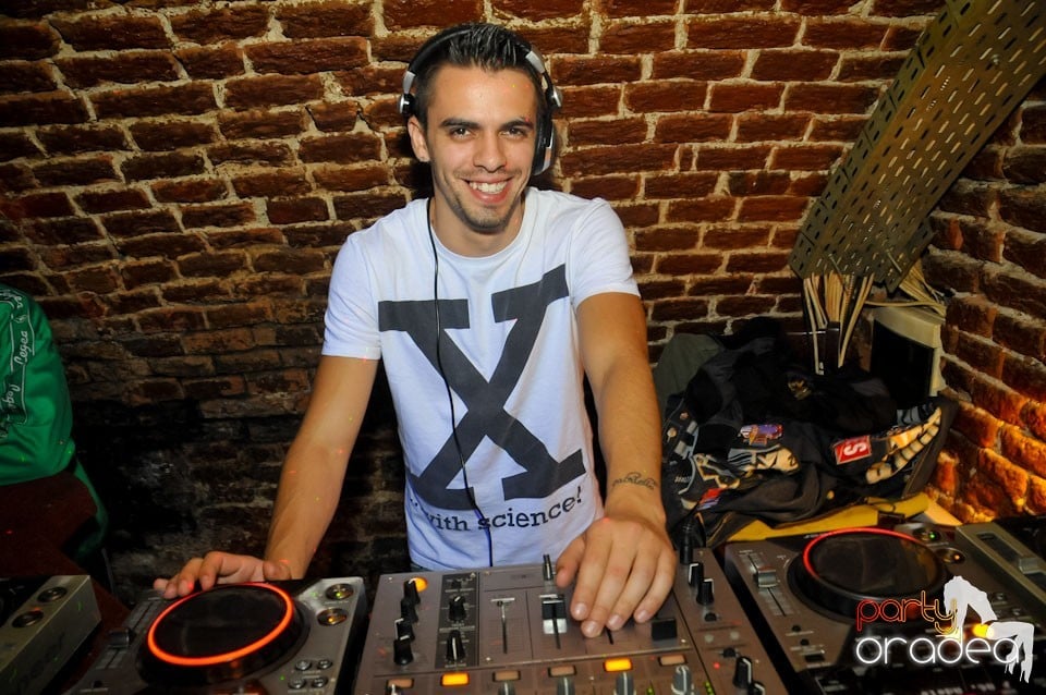 Miercuri e Party în Escape!, 