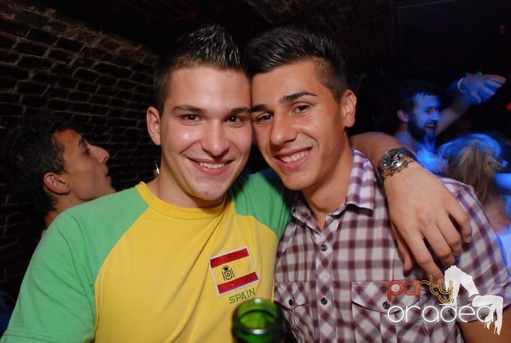 Miercuri e Party în Escape, 