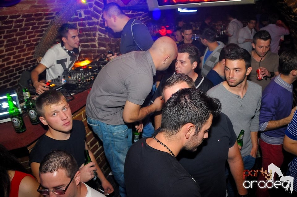 Miercuri e Party în Escape!, 