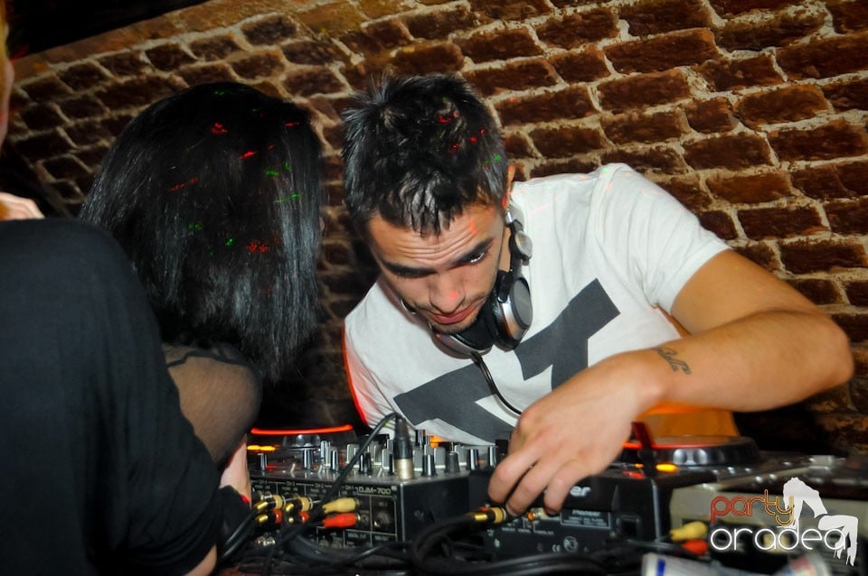 Miercuri e Party în Escape!, 