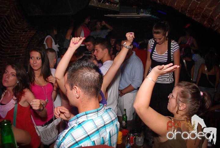 Miercuri e Party în Escape, 