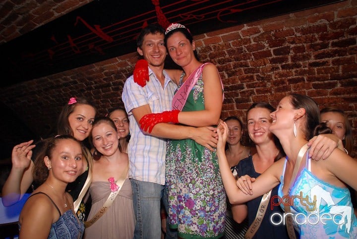 Miercuri e Party în Escape, 