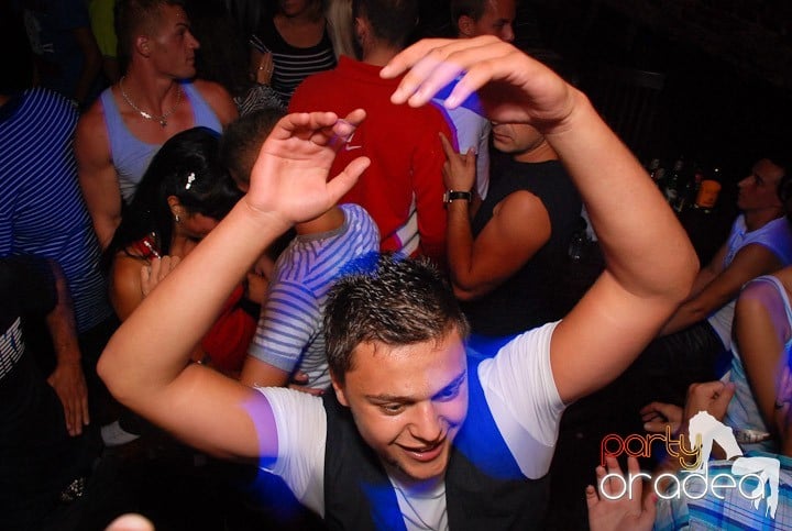 Miercuri e Party în Escape, 