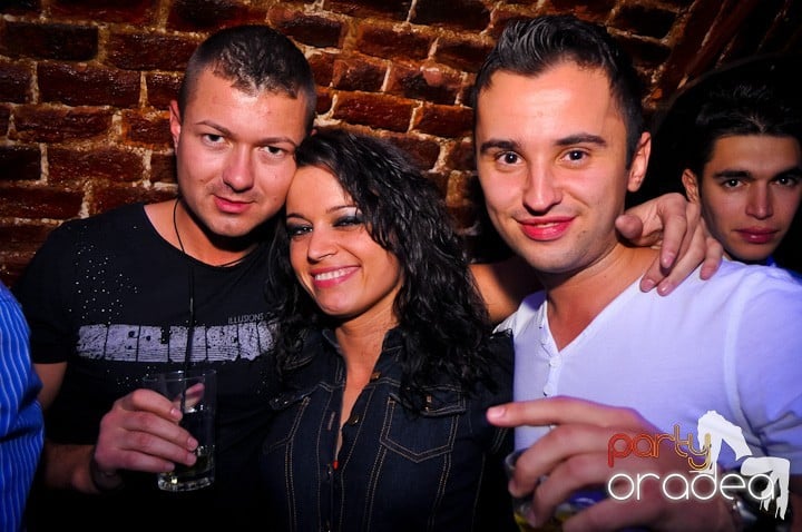 Miercuri în Club Escape, 