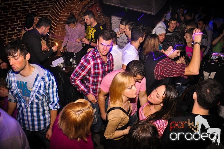 Miercuri în Club Escape, 