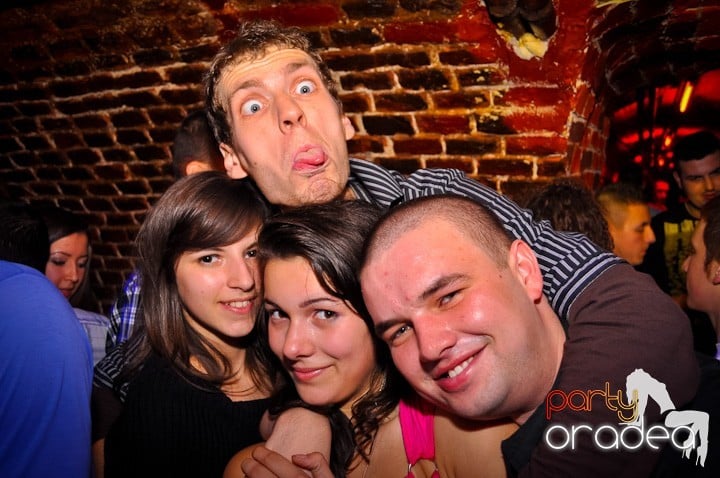 Miercuri în Club Escape, 