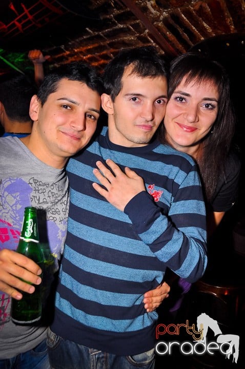 Miercuri în Club Escape, 