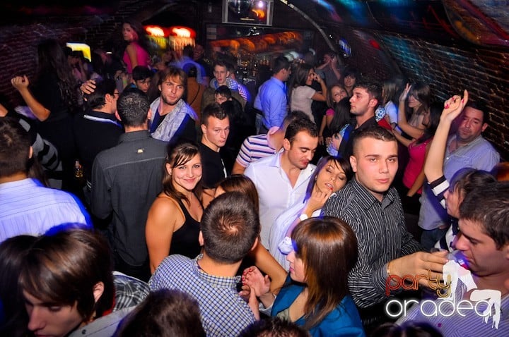 Miercuri în Club Escape, 