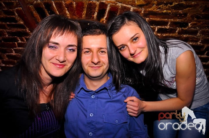 Miercuri în Club Escape, 