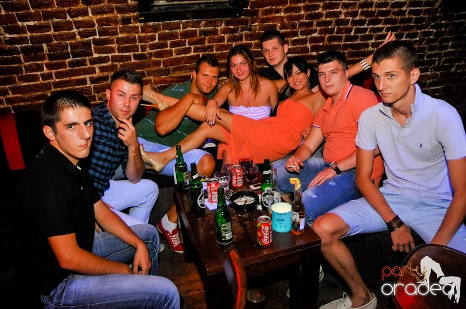 Miercuri în Club Escape, 