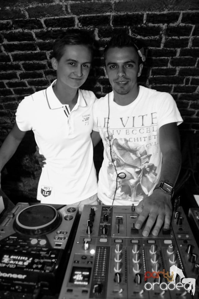 Miercuri în Club Escape, 