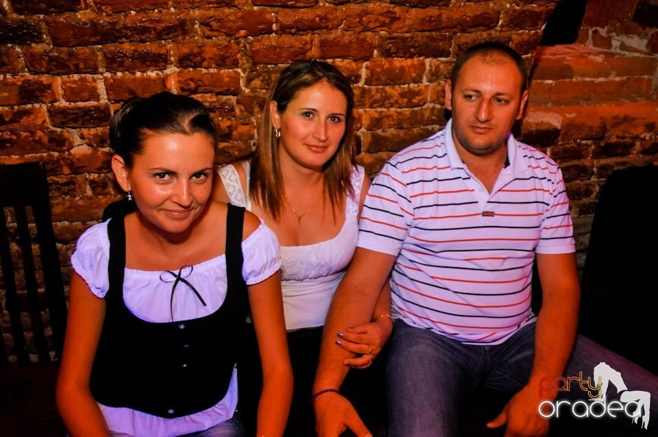 Miercuri în Club Escape, 