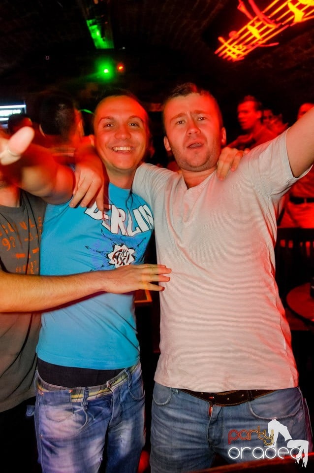 Miercuri în Club Escape, 