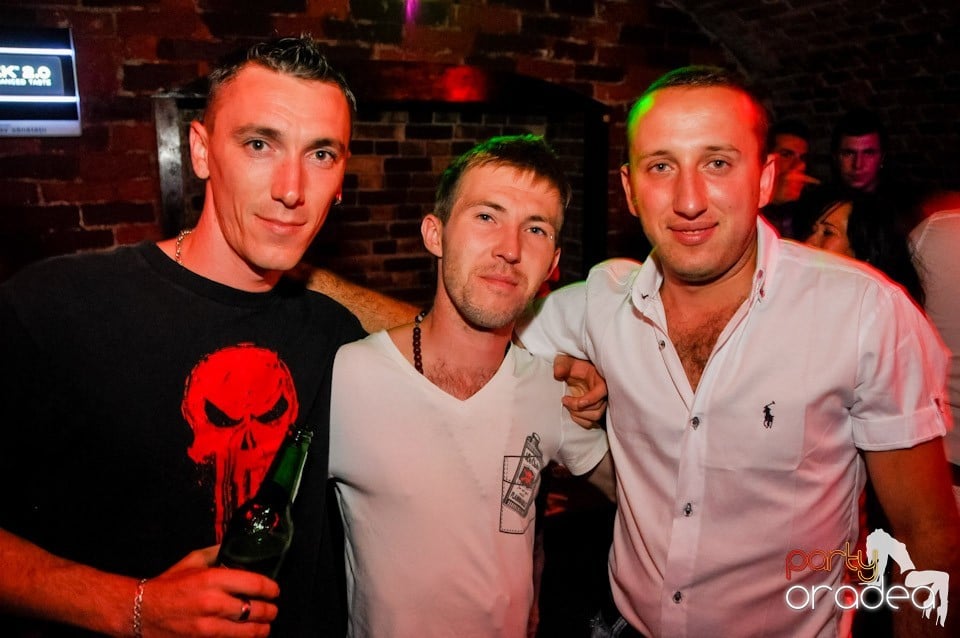 Miercuri în Club Escape, 