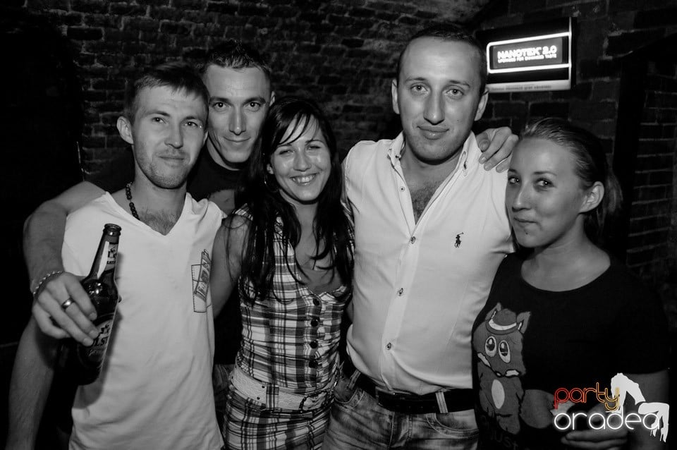 Miercuri în Club Escape, 