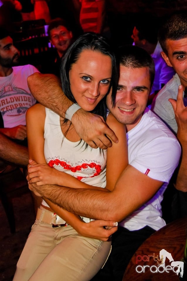 Miercuri în Club Escape, 