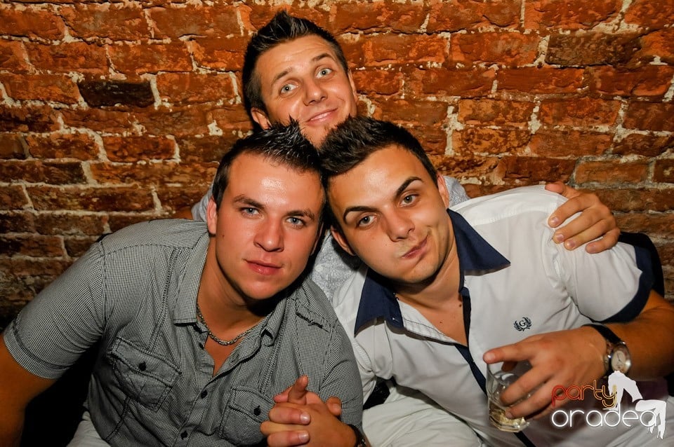 Miercuri în Club Escape, 