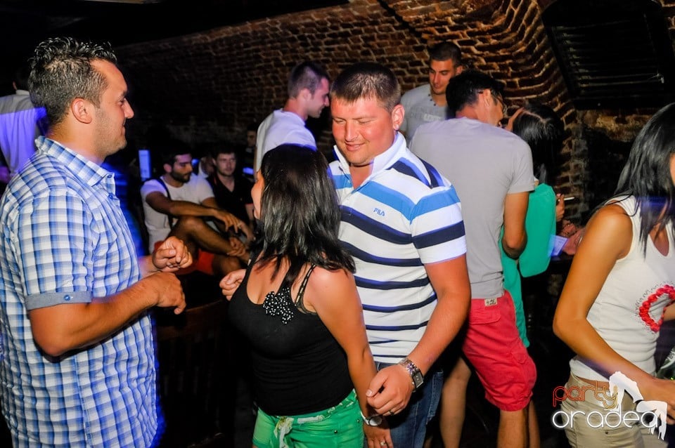 Miercuri în Club Escape, 