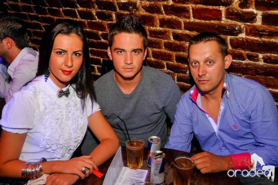 Miercuri în Club Escape, 