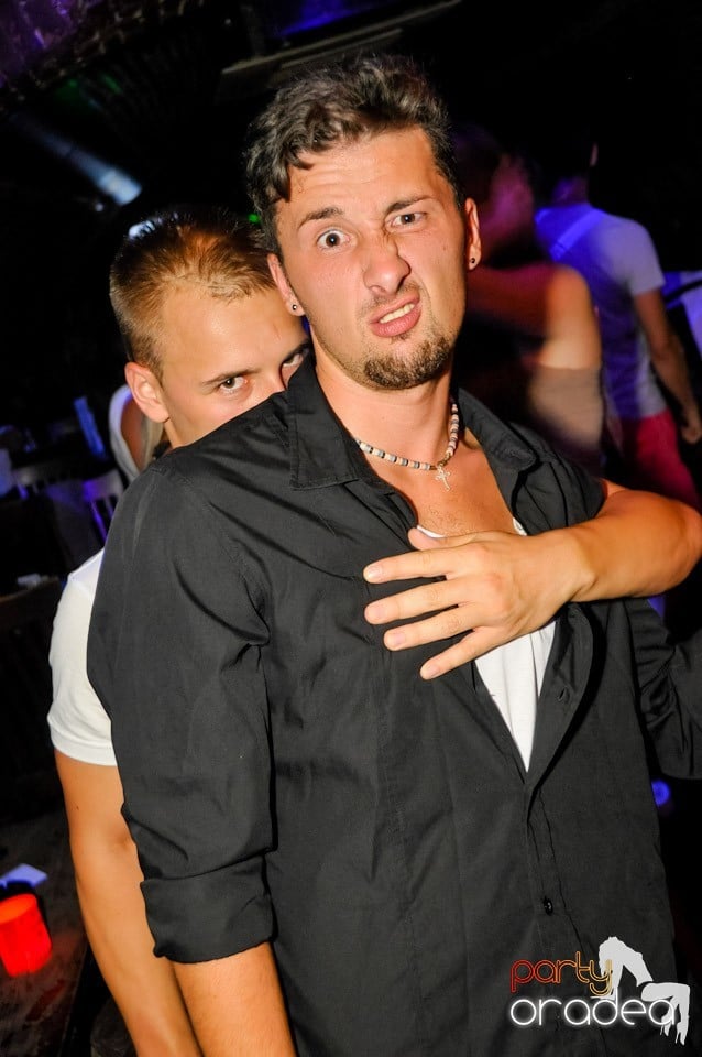 Miercuri în Club Escape, 