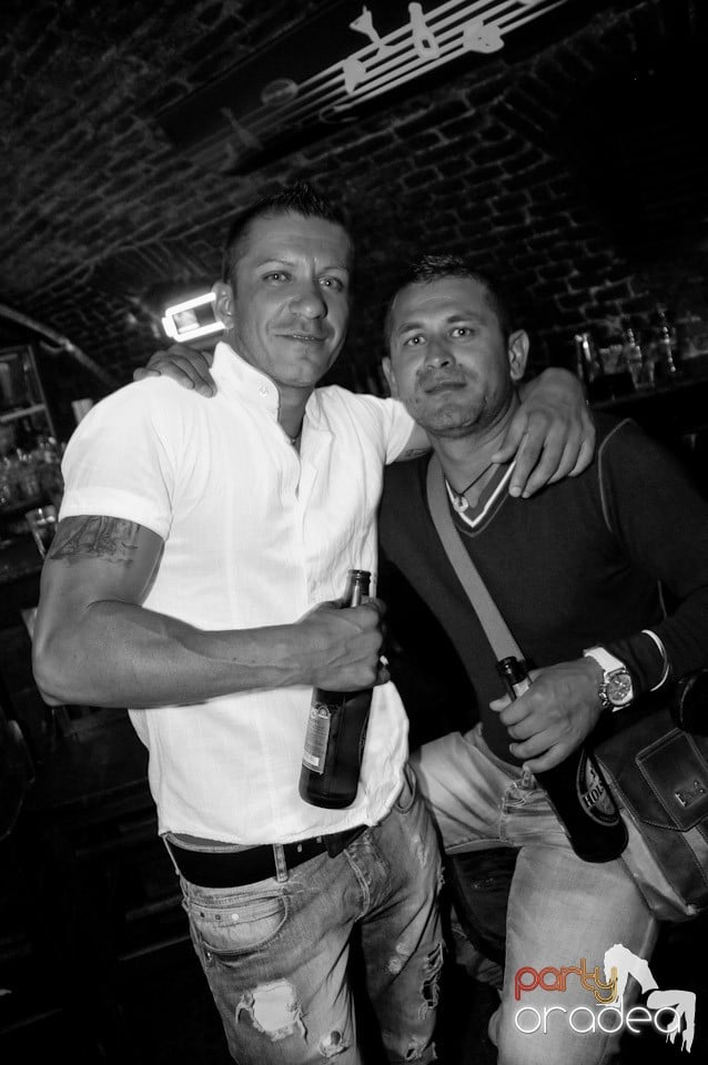 Miercuri în Club Escape, 