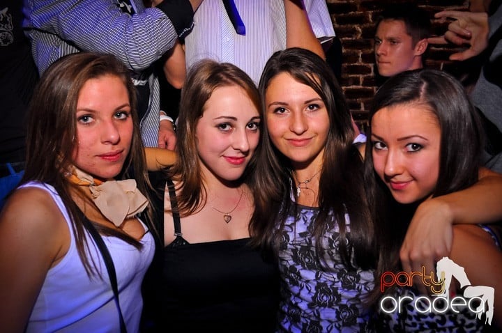 Miercuri în Club Escape, 