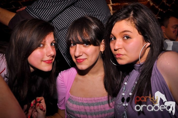 Miercuri în Club Escape, 