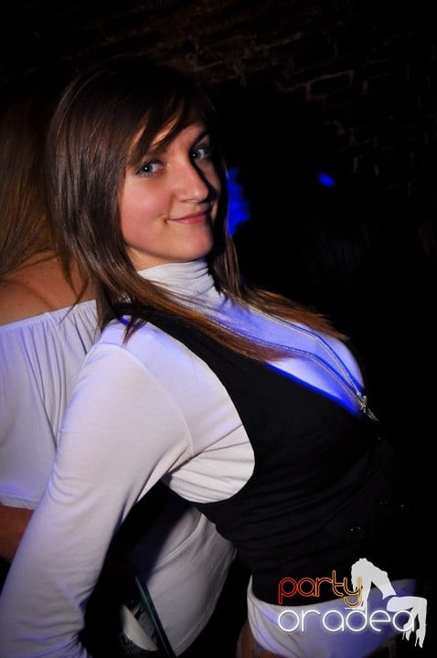 Miercuri în Club Escape, 