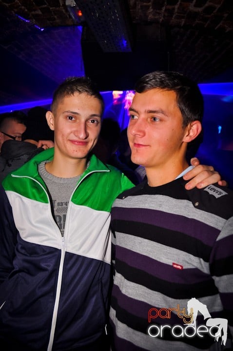 Miercuri în Club Escape, 