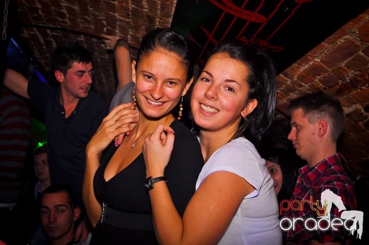 Miercuri în Club Escape, 