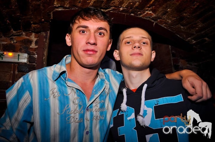 Miercuri în Club Escape, 