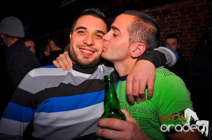 Miercuri în Club Escape, 